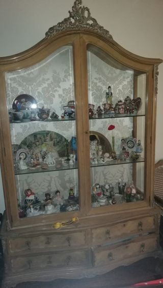Mueble vitrina antiguo madera y cristal