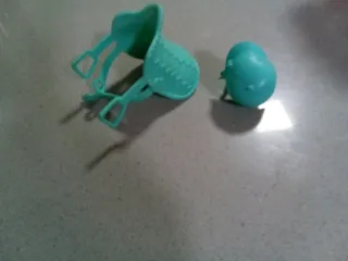 Pony Barbie con montura, casco y paja