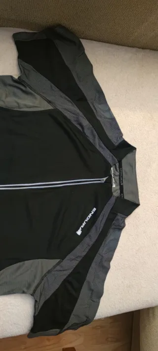 Pantalones y Maillot Endura negros