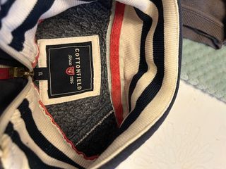 Sudadera Hombre Azul con bandas blancas