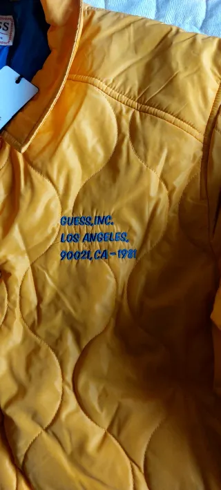 Cazadora Guess Talla M Nueva con etiqueta