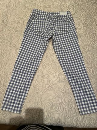 Pantalones a cuadros azul y blanco