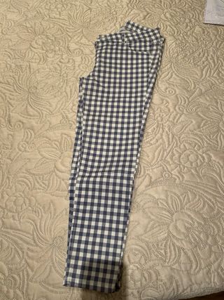 Pantalones a cuadros azul y blanco