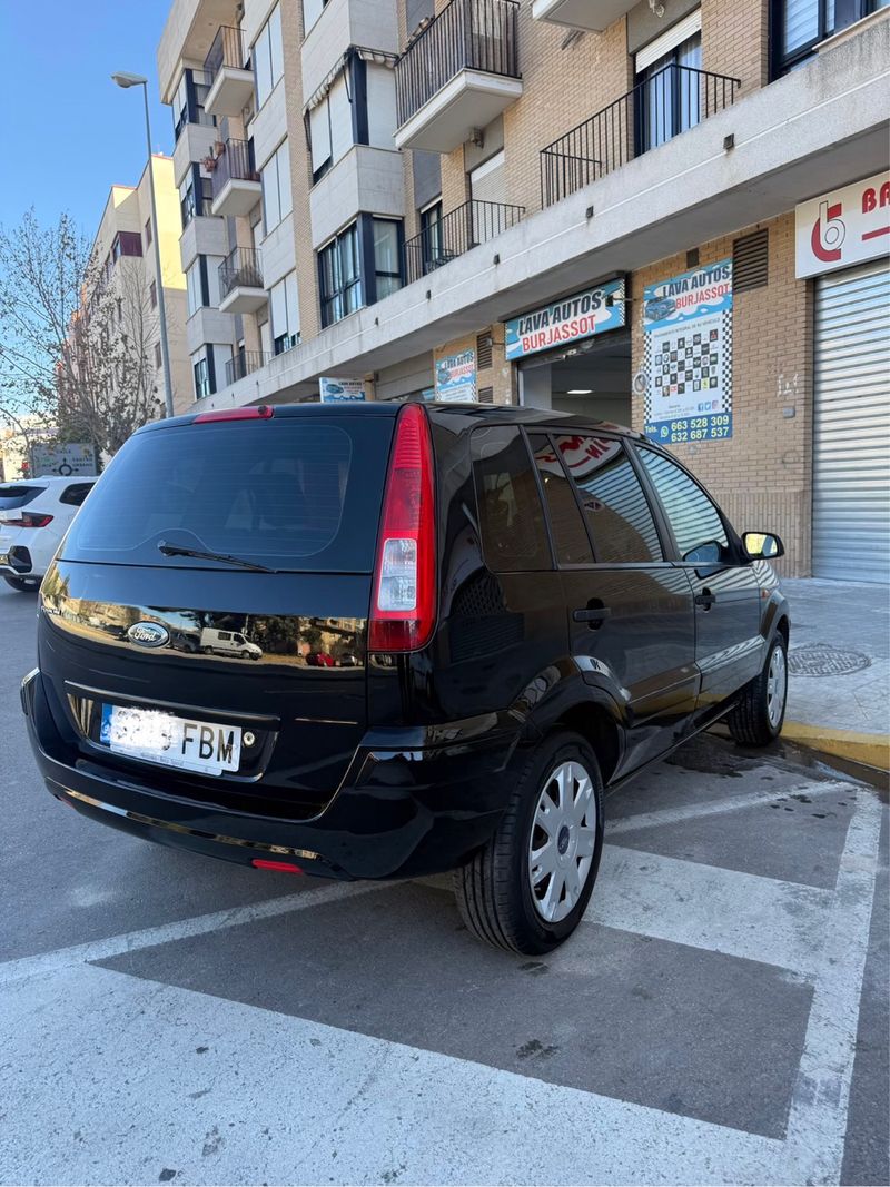 Ford Fusion 2006 - foto 1