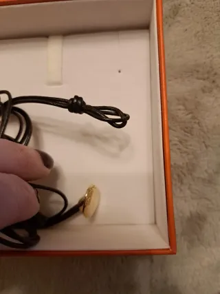 Pulsera Uno d 50 3 vueltas de cuero bañadas en oro