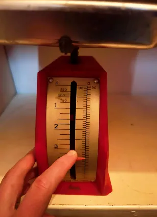 Báscula antigua de cocina