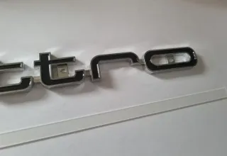 Emblema Audi Quattro Delantero