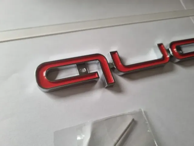 Emblema Audi Quattro Delantero