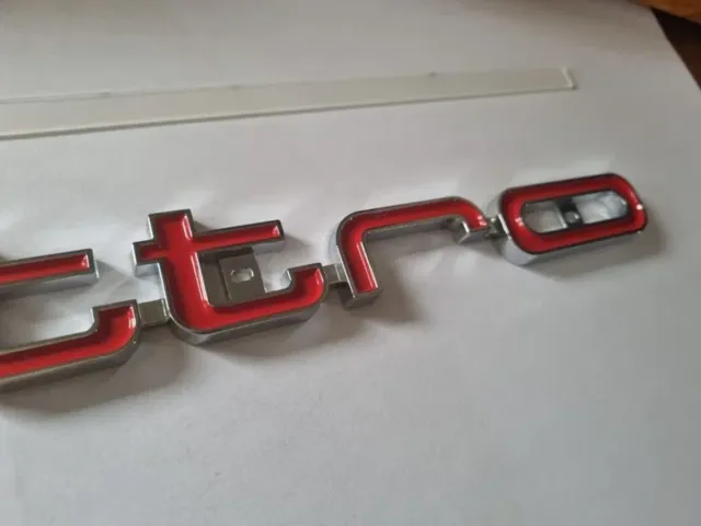 Emblema Audi Quattro Delantero