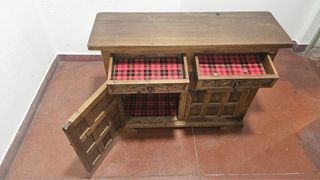 Aparador cómoda madera maciza tallada