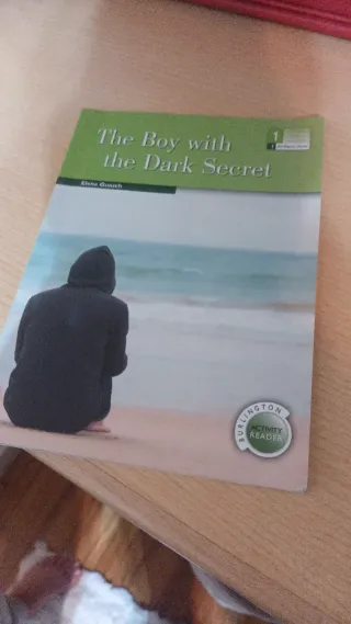 Libro the boy with the dark secret