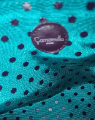 Borsa viola con fiore