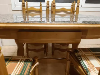 Tavolo da cucina e 6 sedie