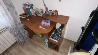 Escritorio madera y metal con lámpara de regalo