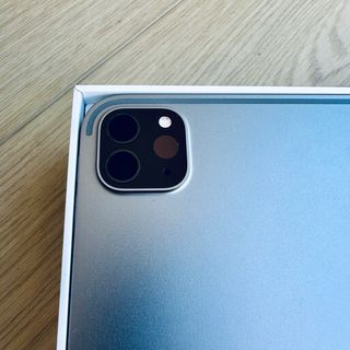 iPad Pro 12.9” 256GB + Magic Keyboard + case