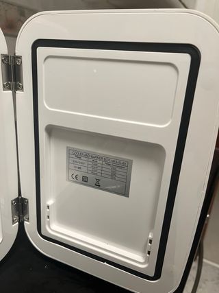 Nevera eléctrica FLAMINGUEO blanca