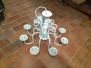 Lámpara de metal tipo vela blanca ( 8 velas)
