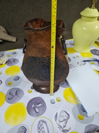 Jarrón cobre repujado envejecido