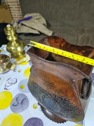 Jarrón cobre repujado envejecido