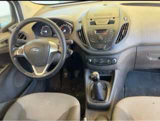 Ford Transit Courier 2016