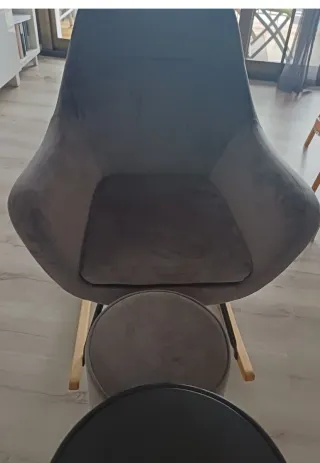 Butaca, puf y mesita auxiliar