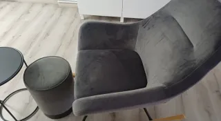 Butaca, puf y mesita auxiliar