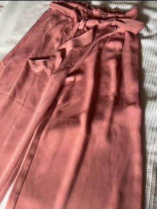 Pantalón ancho rosa Stradivarius