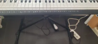 Teclado Casio CT-X700 con atril+ Soporte + Pedal