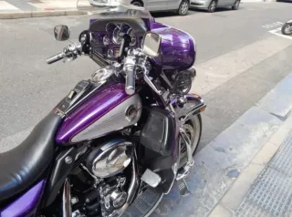 Harley Davidson Electra Glide Custom Morada