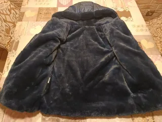 Abrigo acolchado con capucha para niño