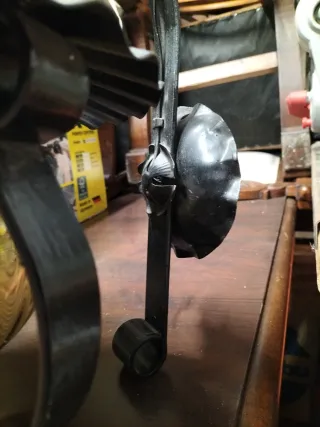 Farol de metal negro y cristal