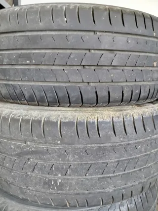 Neumáticos 215/60R18