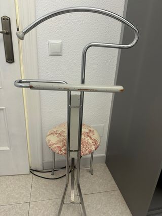 URGE Galán de noche vintage cromado con asiento