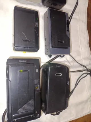 Lote 8 Fotocamere Vintage: Canon, Konica, Minolta...