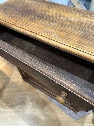 Zapatero de madera rústico