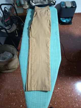 Pantalones chinos Shein camel talla 40