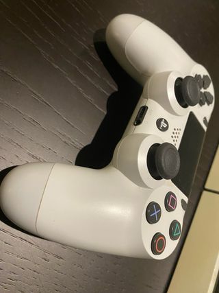 PS4 500GB Blanca + Mando Blanco