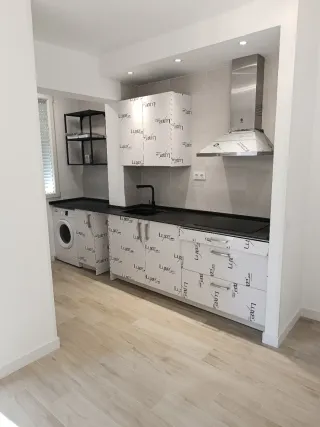 Trabajo de albañilería alicatados y solado