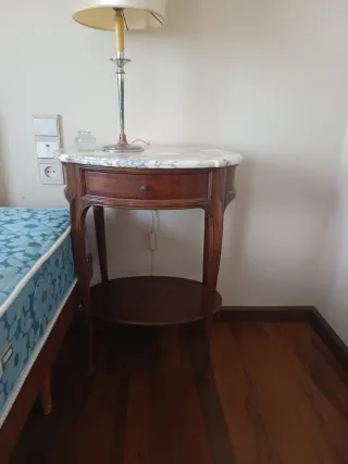 Tocador madera y mármol con espejo y sillón juegos