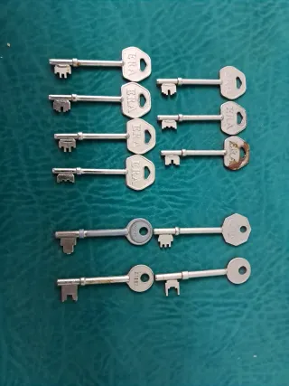 Lote de llaves ERA y otras