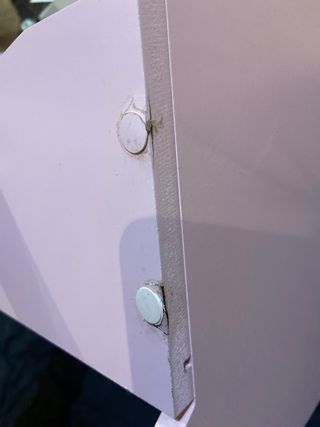 Cuna de juguete rosa de madera