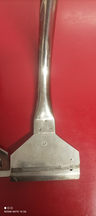 2 Rasquetas Profesionales para Limpiar Planchas