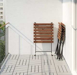 Conjunto mesa y 2 sillas exterior + cojines