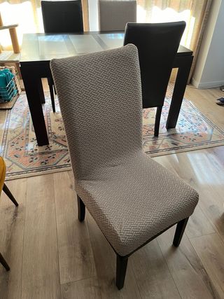 Mesa de comedor y sillas