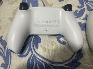 PlayStation 5 1TB + 2 Mandos