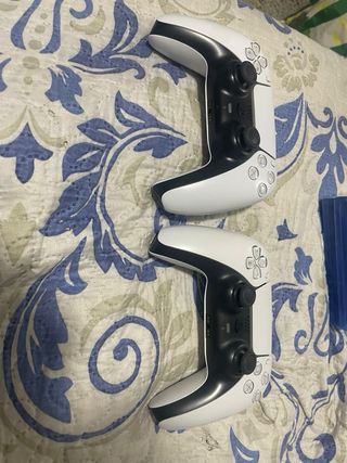 PlayStation 5 1TB + 2 Mandos