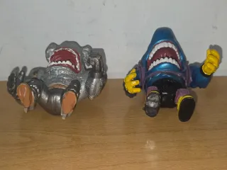 Lote 2 figuras Street Shark bootleg de los 90