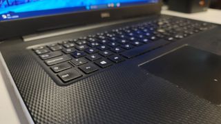 Portátil Dell Inspiron 17 3780 i7-8565U 8GB 256GB