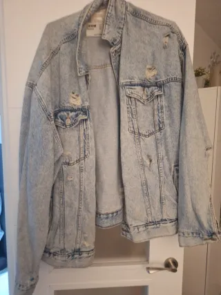 Chaqueta vaquera desgastada