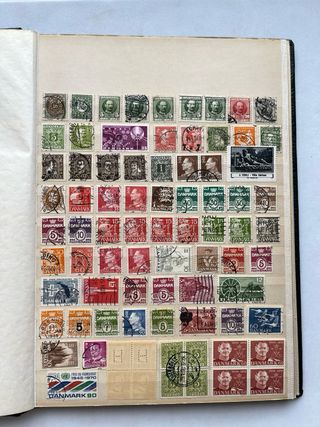 Clasificador Sellos Antiguos Diferentes Países 16P